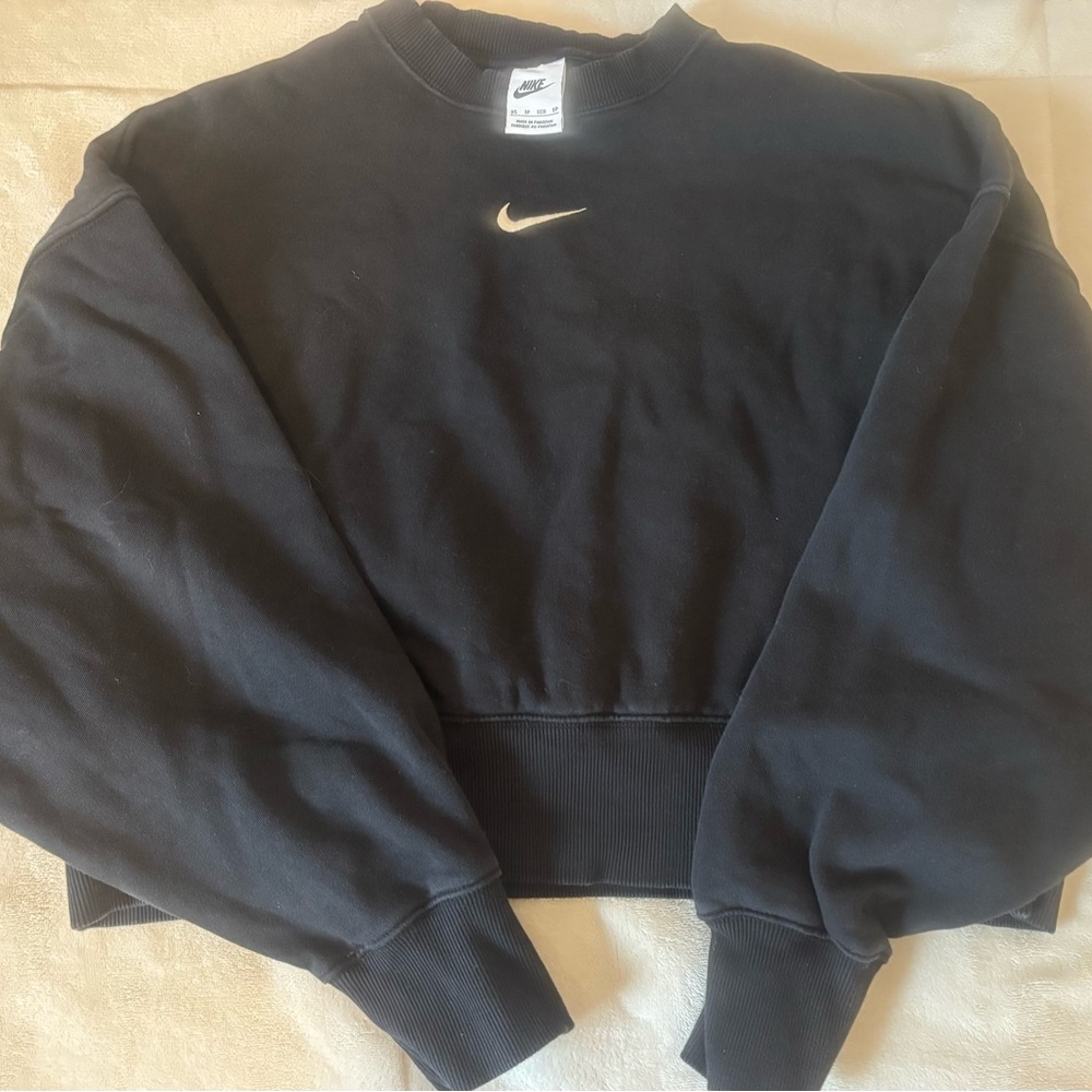 Nike Women's Black Crew Neck Sweater